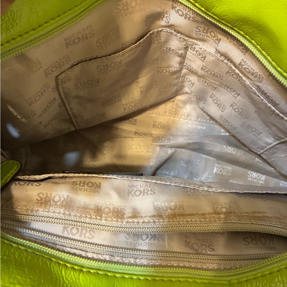 Micheal Kors Lime Green Tote Bag - Picture 10 of 13